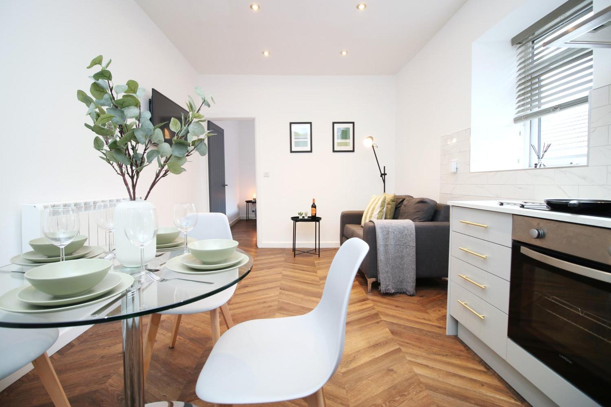Fully Equipped Kitchen, Parking, City Centre Свонсі Екстер'єр фото