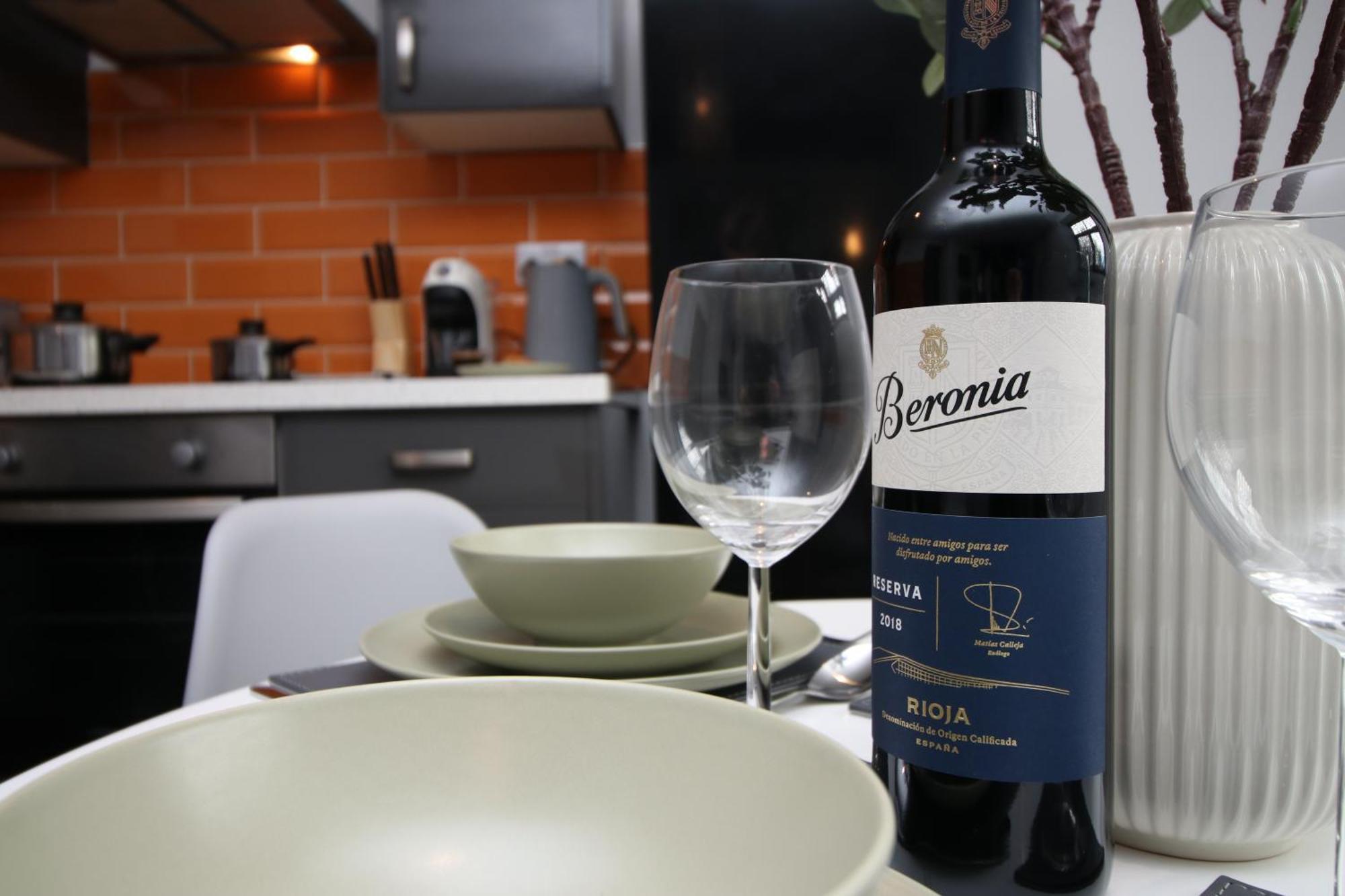 Fully Equipped Kitchen, Parking, City Centre Свонсі Екстер'єр фото