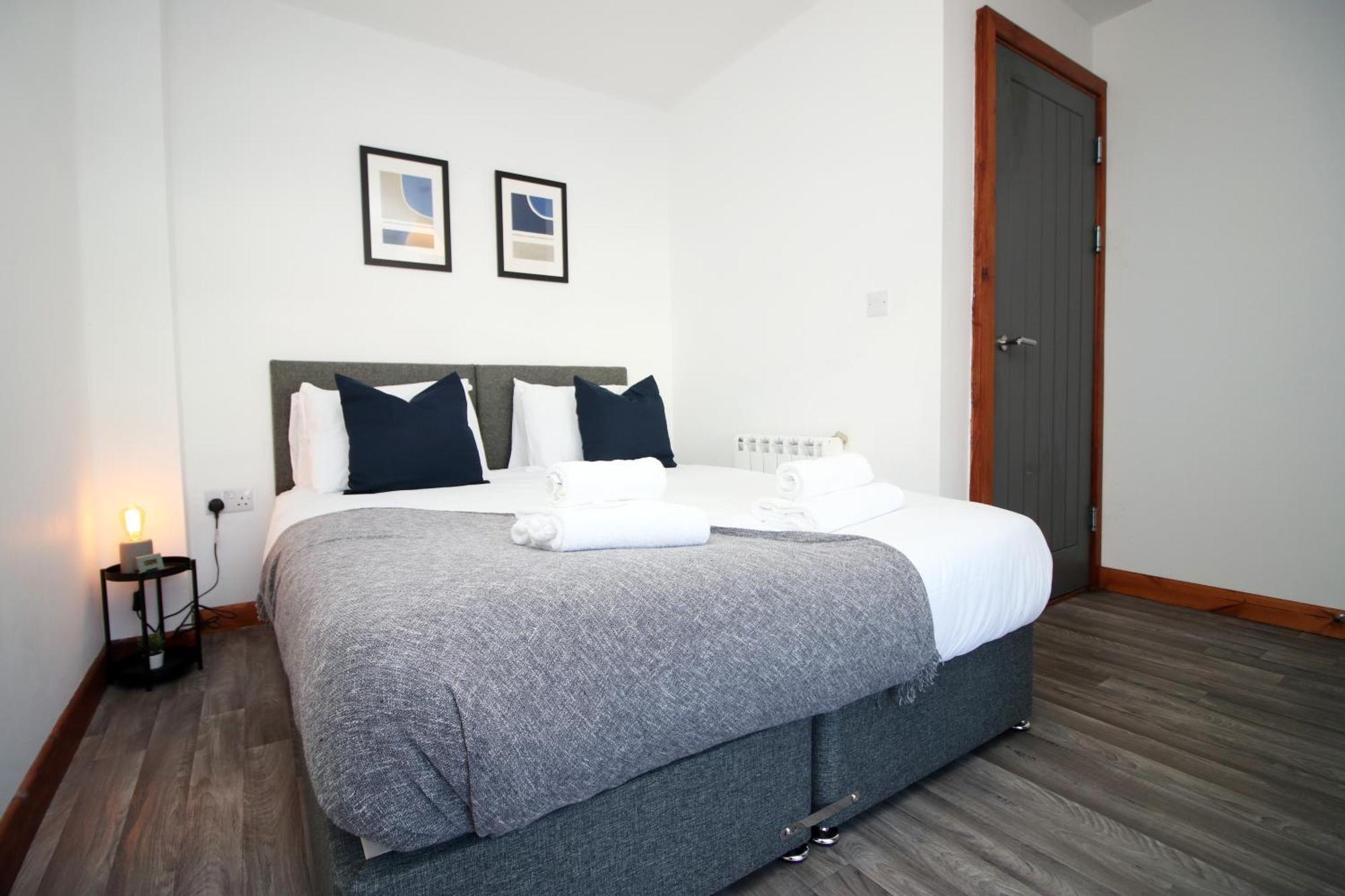 Fully Equipped Kitchen, Parking, City Centre Свонсі Екстер'єр фото