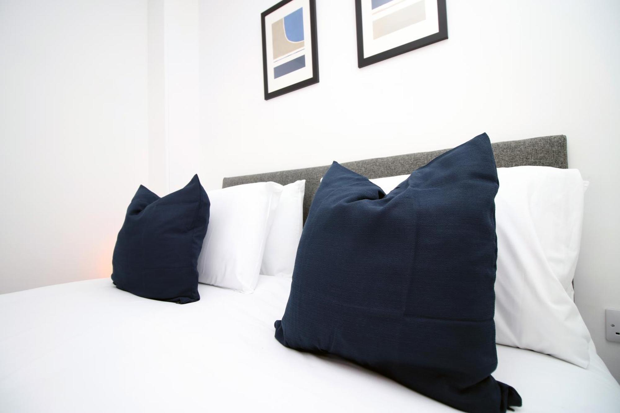 Fully Equipped Kitchen, Parking, City Centre Свонсі Екстер'єр фото