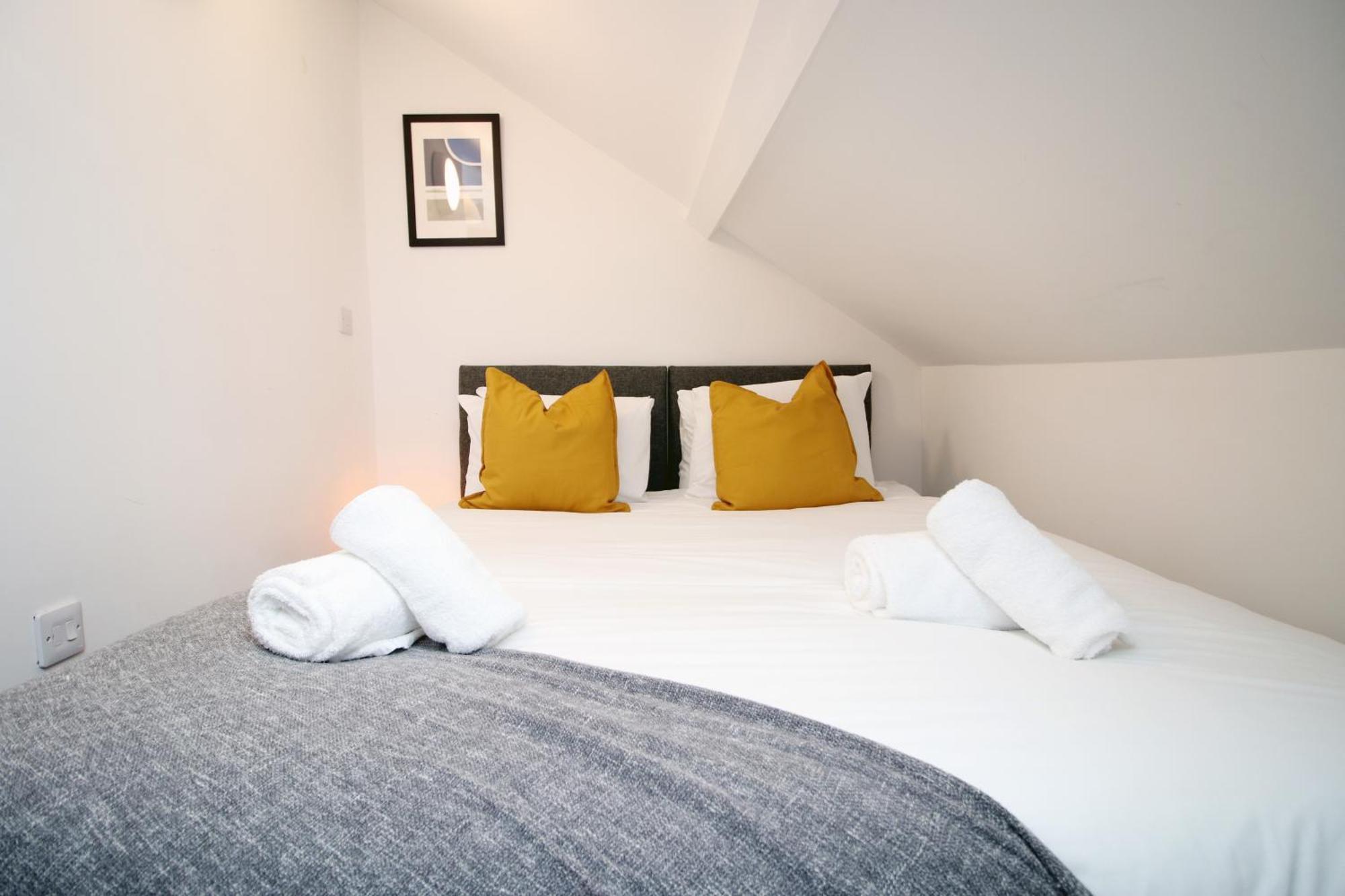 Fully Equipped Kitchen, Parking, City Centre Свонсі Екстер'єр фото