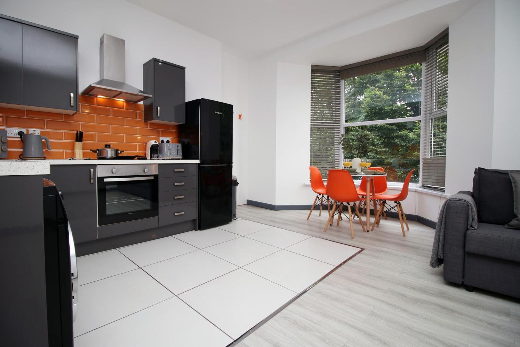 Fully Equipped Kitchen, Parking, City Centre Свонсі Екстер'єр фото