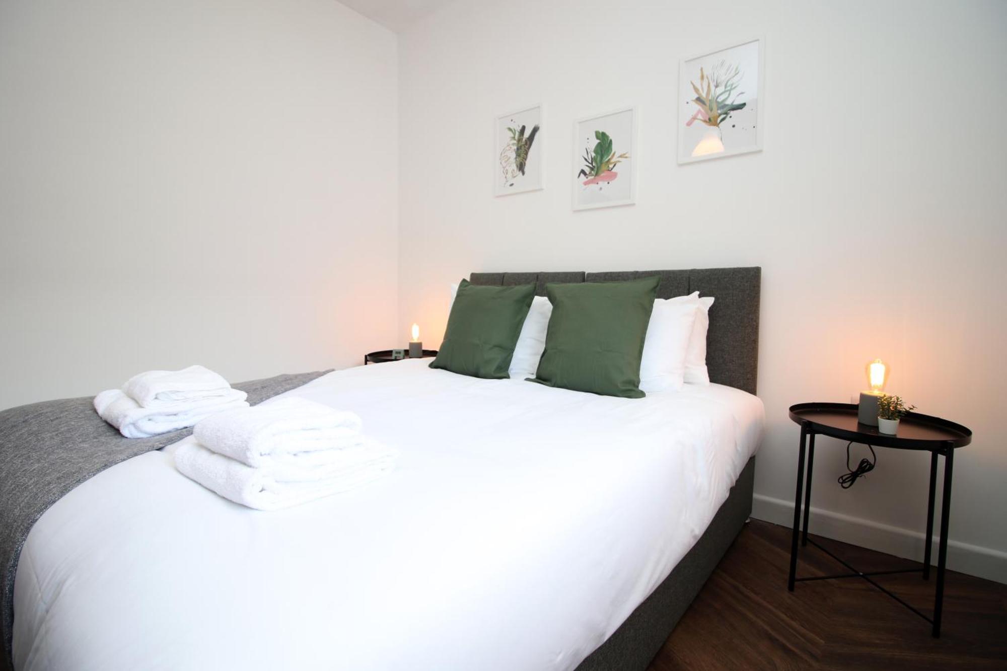 Fully Equipped Kitchen, Parking, City Centre Свонсі Екстер'єр фото