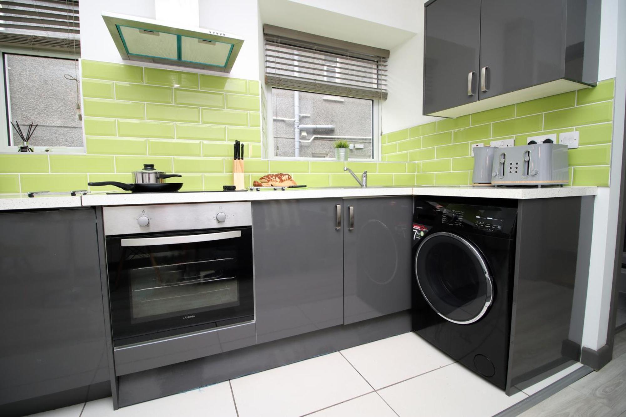 Fully Equipped Kitchen, Parking, City Centre Свонсі Екстер'єр фото