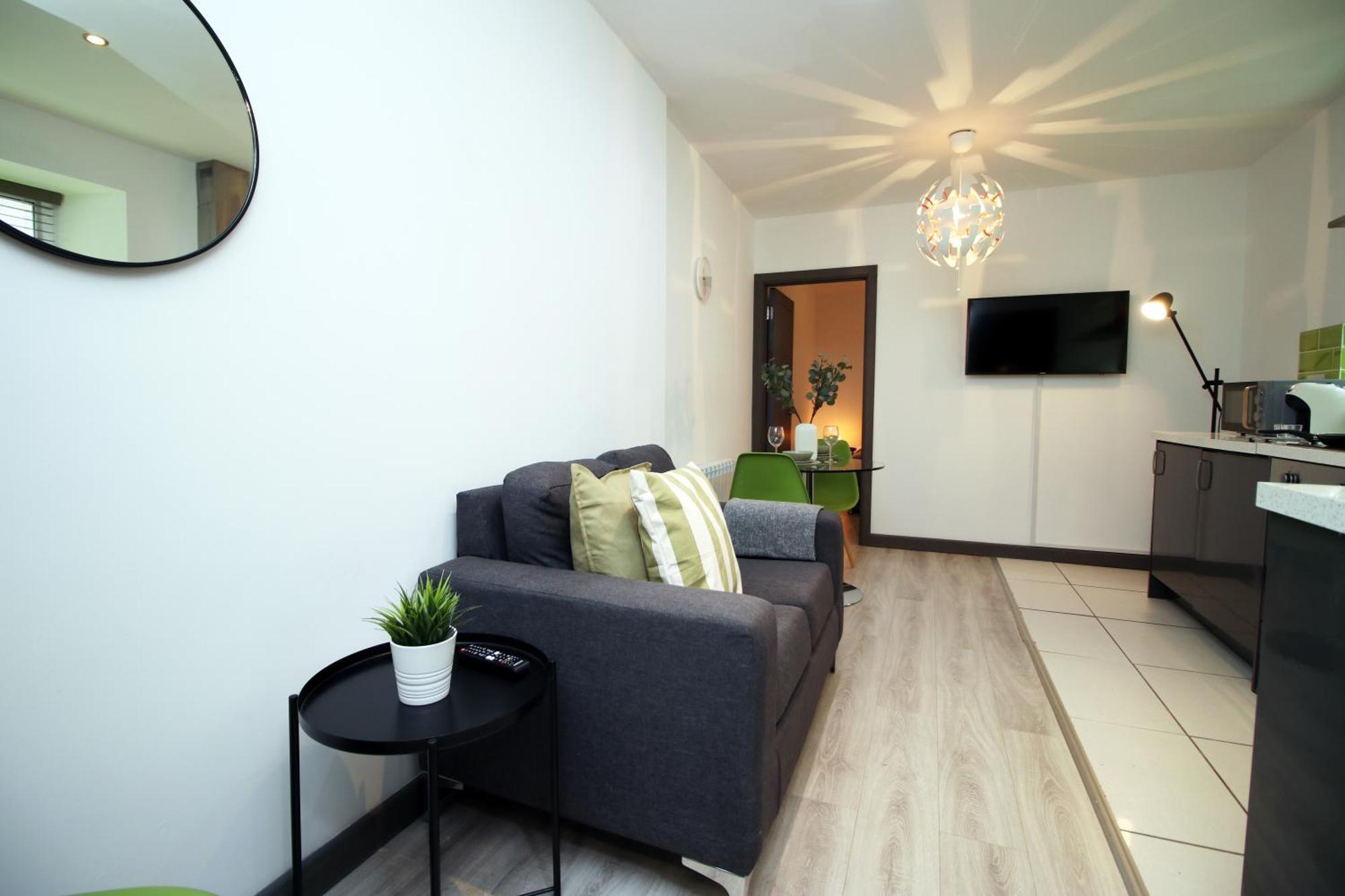 Fully Equipped Kitchen, Parking, City Centre Свонсі Екстер'єр фото