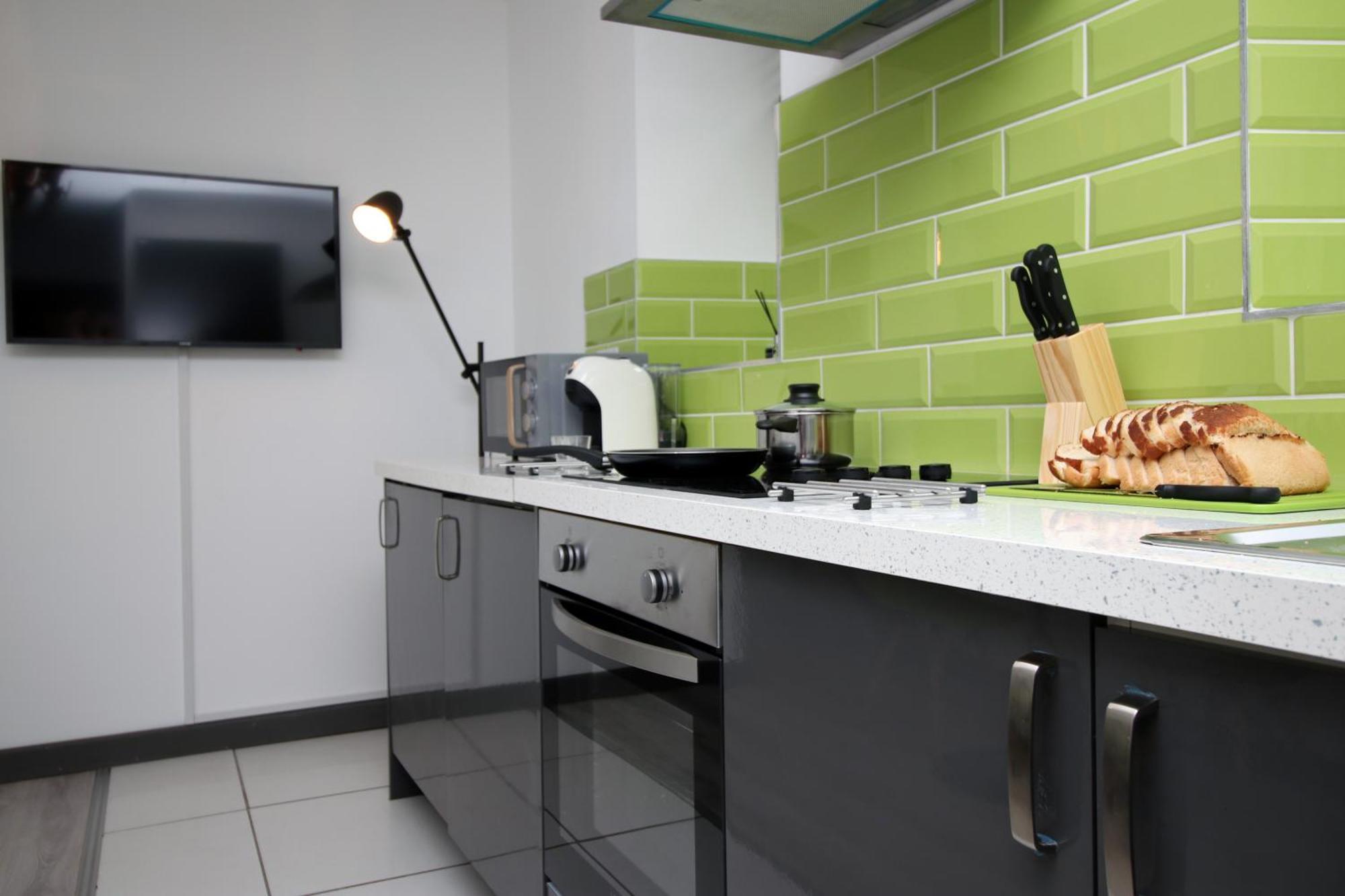 Fully Equipped Kitchen, Parking, City Centre Свонсі Екстер'єр фото