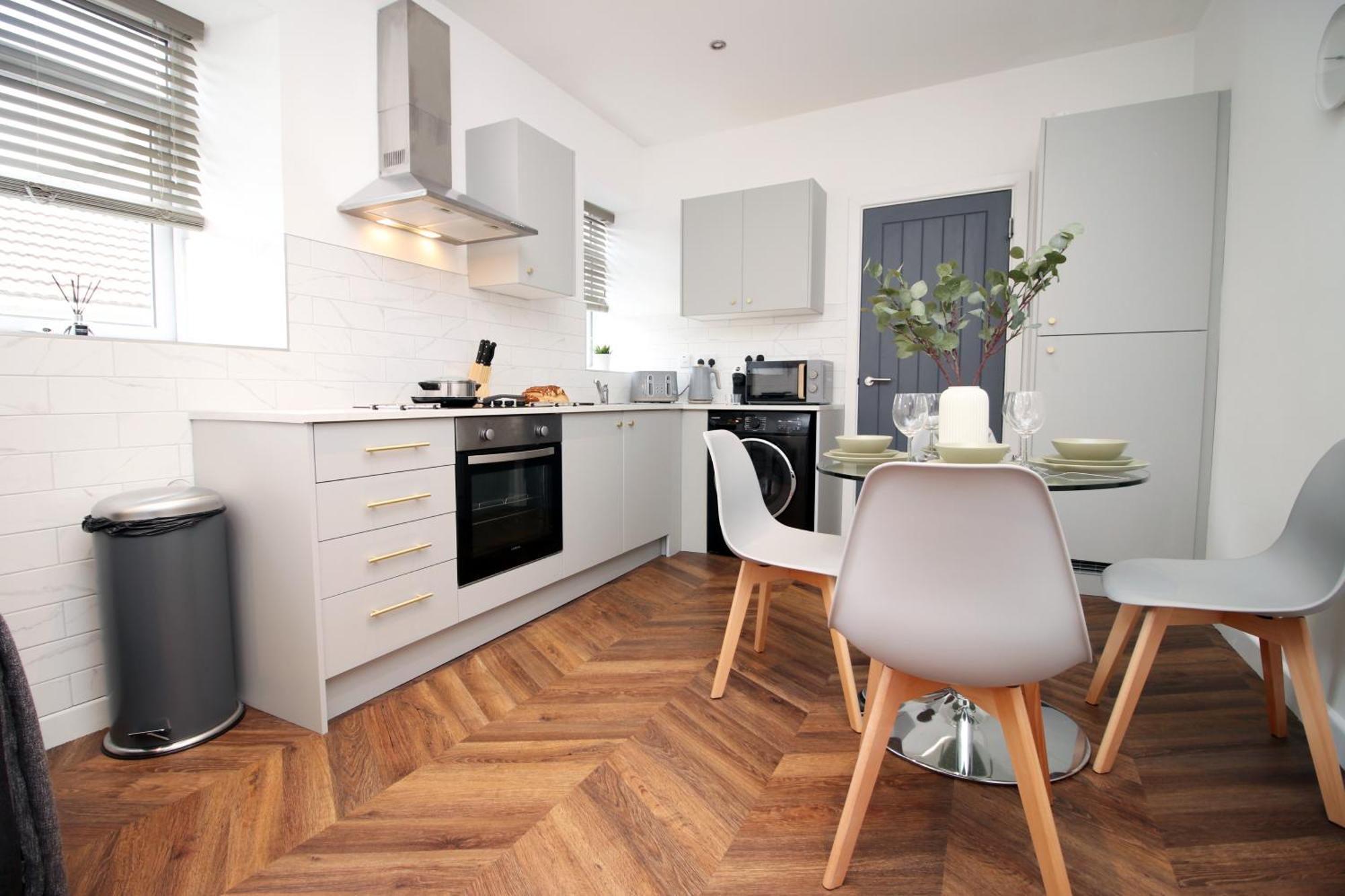 Fully Equipped Kitchen, Parking, City Centre Свонсі Екстер'єр фото