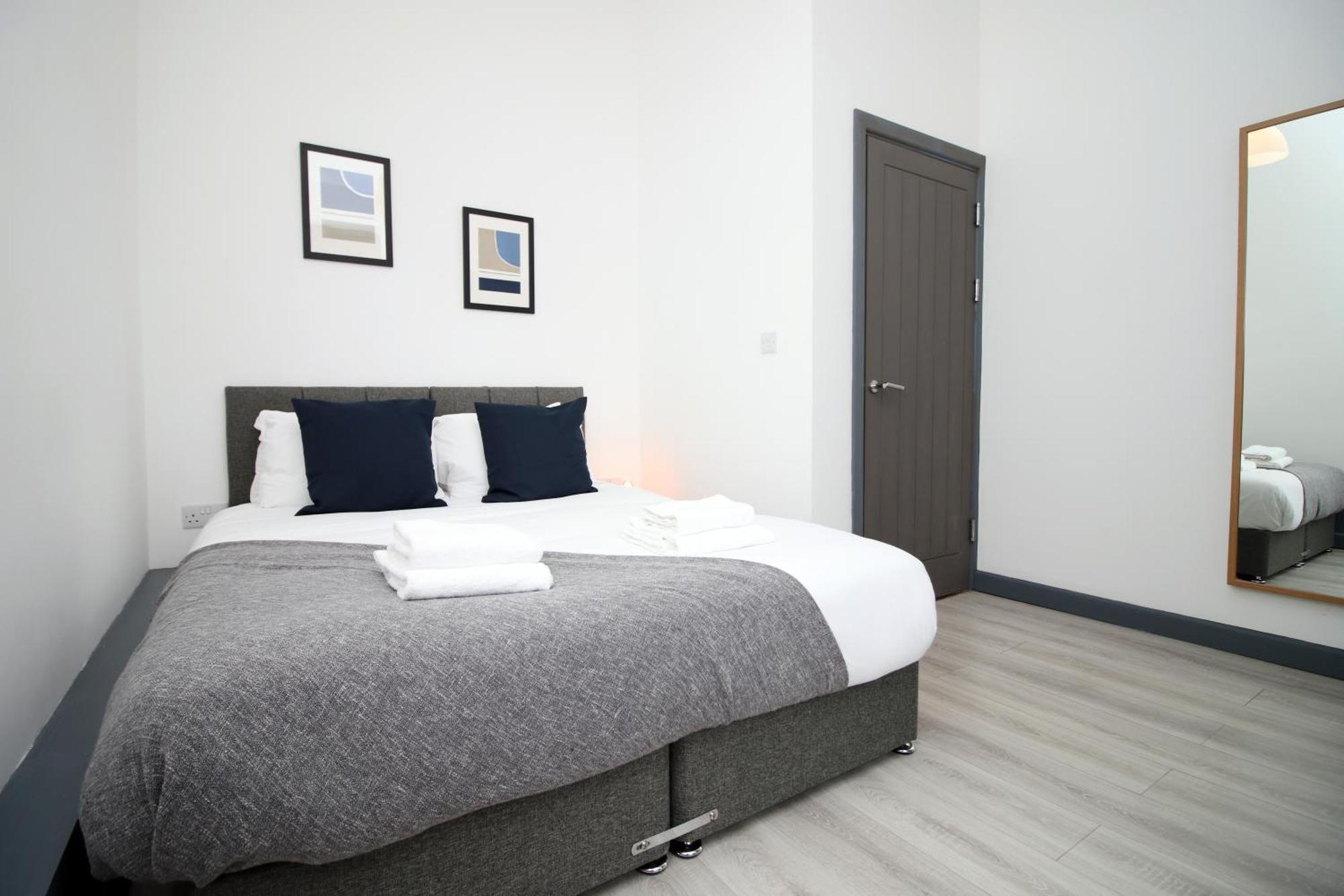 Fully Equipped Kitchen, Parking, City Centre Свонсі Екстер'єр фото