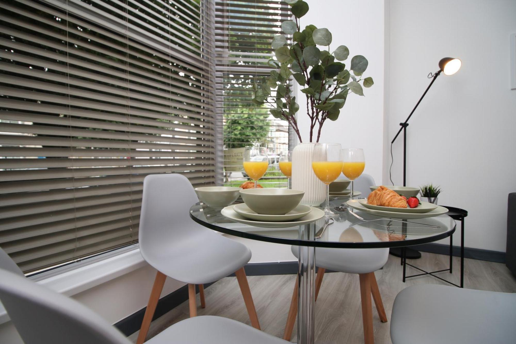 Fully Equipped Kitchen, Parking, City Centre Свонсі Екстер'єр фото