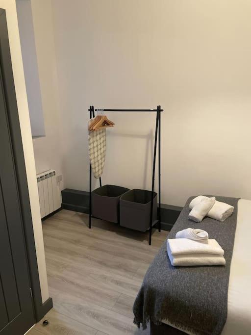 Fully Equipped Kitchen, Parking, City Centre Свонсі Екстер'єр фото